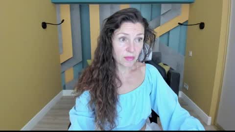 EllaLongs online show from July 25, 2026, 11:30 am