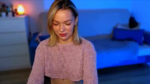 Ella online show from November 12, 2025, 5:41 am