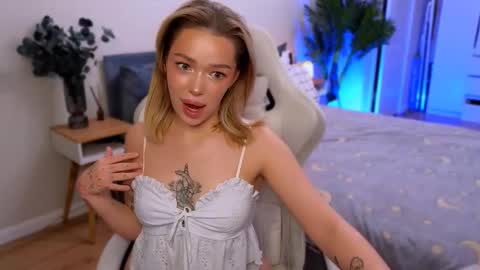 Ella online show from December 16, 2025, 6:29 am