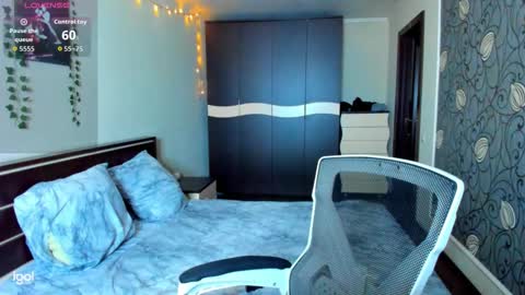 Luna online show from October 7, 2025, 1:30 pm