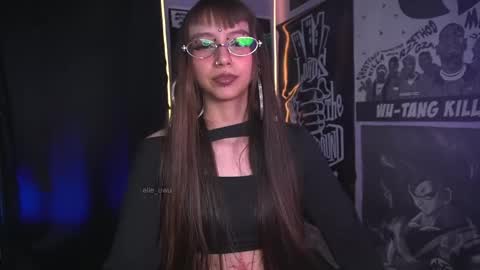 Snapshot of elle_uwu chatting on May 19, 2026, 5:41 pm follow me on instagram . online show from May 19, 2026, 5:41 pm