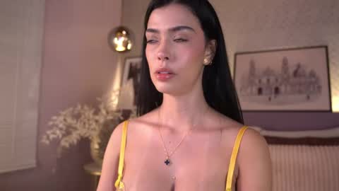 Elle Diane online show from May 19, 2026, 1:56 am