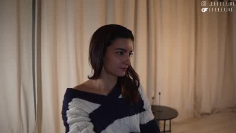 Linda Restrepo online show from February 17, 2025, 9:41 pm