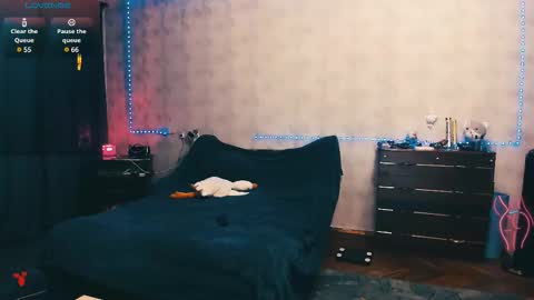 Elli   NEXT STREAM      online show from October 31, 2025, 7:04 pm