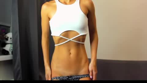 Snapshot of ellen_flow chatting on May 4, 2026, 9:22 pm ellen_flow online show from May 4, 2026, 9:22 pm