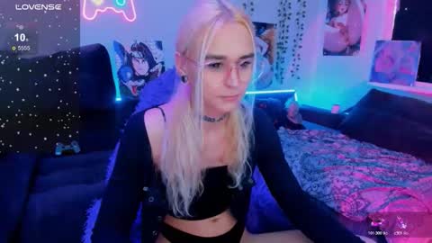 Ellie online show from October 20, 2025, 1:11 pm