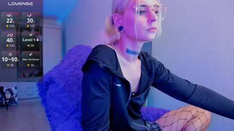 Snapshot of elli_26 chatting on May 11, 2026, 3:07 pm Ellie online show from May 11, 2026, 3:07 pm