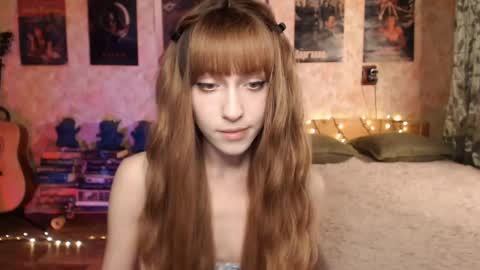 Snapshot of ellie_friendly chatting on December 6, 2024, 11:47 pm ellie_friendly online show from December 6, 2024, 11:47 pm