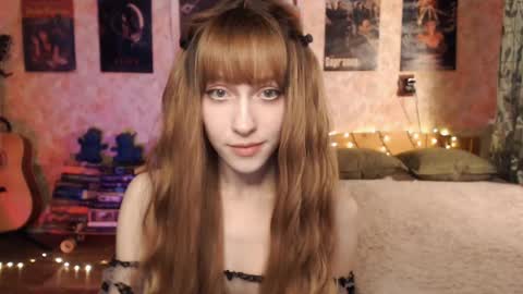 Snapshot of ellie_friendly chatting on December 25, 2024, 12:16 am ellie_friendly online show from December 25, 2024, 12:16 am