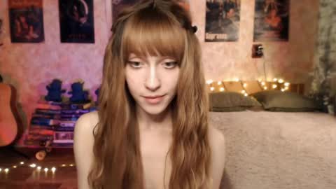 Snapshot of ellie_friendly chatting on December 27, 2024, 3:31 am ellie_friendly online show from December 27, 2024, 3:31 am