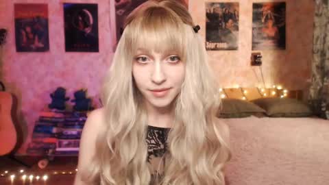 Snapshot of ellie_friendly chatting on January 9, 2025, 12:14 am ellie_friendly online show from January 9, 2025, 12:14 am