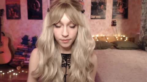Snapshot of ellie_friendly chatting on January 14, 2025, 1:49 pm ellie_friendly online show from January 14, 2025, 1:49 pm