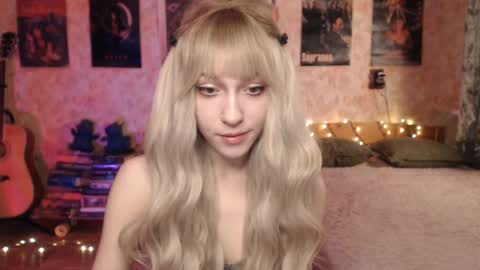 Snapshot of ellie_friendly chatting on January 20, 2025, 12:15 am ellie_friendly online show from January 20, 2025, 12:15 am