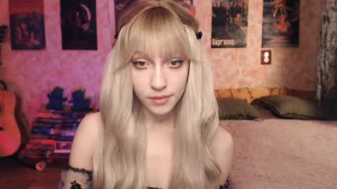 Snapshot of ellie_friendly chatting on February 3, 2025, 11:26 pm ellie_friendly online show from February 3, 2025, 11:26 pm