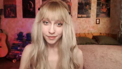 Snapshot of ellie_friendly chatting on March 12, 2025, 2:30 am ellie_friendly online show from March 12, 2025, 2:30 am