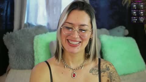 Ellie Ramos online show from September 21, 2025, 2:08 pm