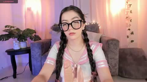 elliedream_ online show from June 30, 2026, 3:13 pm