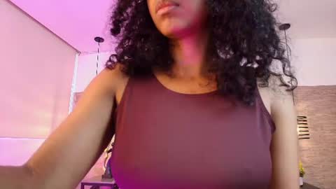 elliee_alves online show from June 20, 2026, 4:10 pm