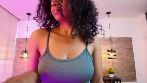 elliee_alves online show from June 26, 2026, 1:26 pm