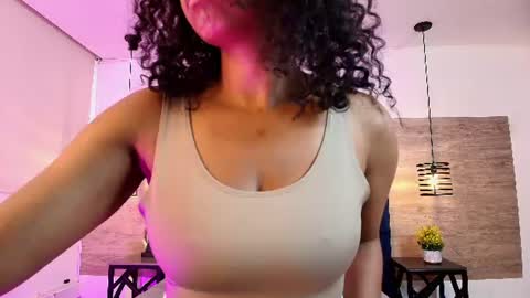 elliee_alves online show from June 30, 2026, 1:45 pm
