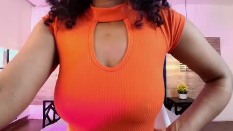 elliee_alves online show from July 22, 2026, 2:09 pm