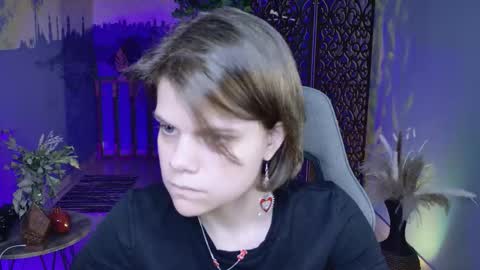 elliemurler online show from October 7, 2025, 9:06 am