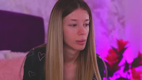 EllinaNuria online show from March 23, 2026, 5:11 am