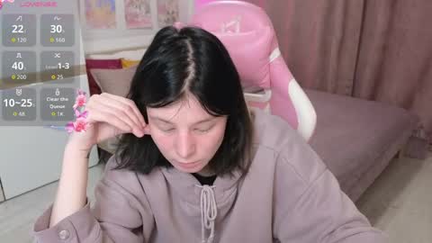 Ellin online show from April 16, 2026, 9:39 pm