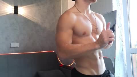 Snapshot of elliot_muscle04 chatting on September 18, 2025, 6:37 am elliot_muscle04 online show from September 18, 2025, 6:37 am