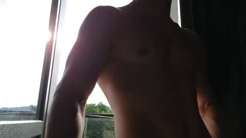 Snapshot of elliot_muscle04 chatting on June 7, 2026, 2:43 pm elliot_muscle04 online show from June 7, 2026, 2:43 pm