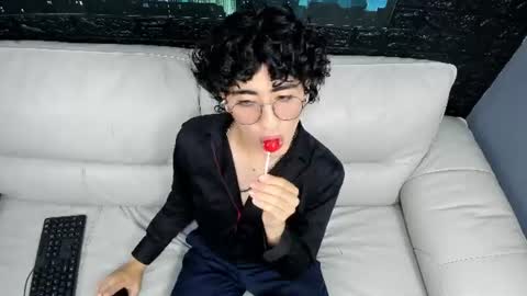 Snapshot of elliot_noir chatting on July 15, 2026, 6:46 pm ELLIOR NOIR online show from July 15, 2026, 6:46 pm