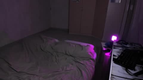 elliot_winki online show from November 24, 2025, 6:29 pm