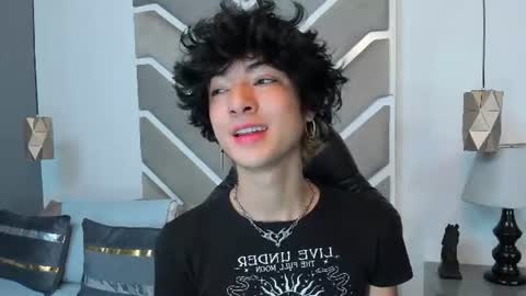elliotvolkov online show from July 27, 2026, 3:52 pm