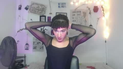 Snapshot of ellis_flowers chatting on September 21, 2025, 4:08 pm . online show from September 21, 2025, 4:08 pm