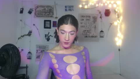 Snapshot of ellis_flowers chatting on October 5, 2025, 3:32 pm . online show from October 5, 2025, 3:32 pm