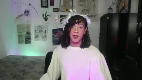 Snapshot of ellis_flowers chatting on November 17, 2025, 7:19 pm . online show from November 17, 2025, 7:19 pm