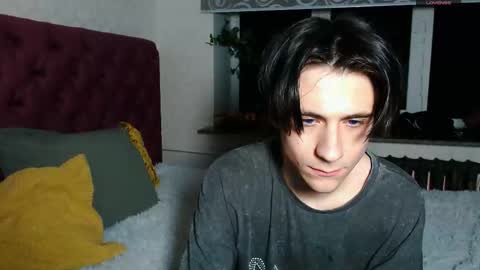 ellis_rin online show from November 7, 2025, 5:46 pm