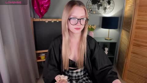 Snapshot of elliup chatting on October 13, 2025, 8:25 am elliup online show from October 13, 2025, 8:25 am