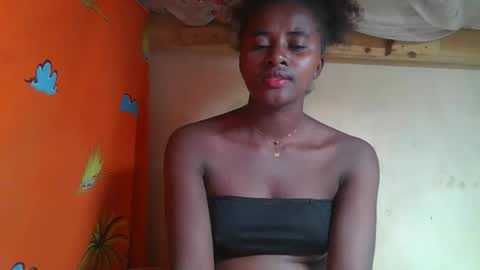 Ellodi online show from May 18, 2026, 12:07 am