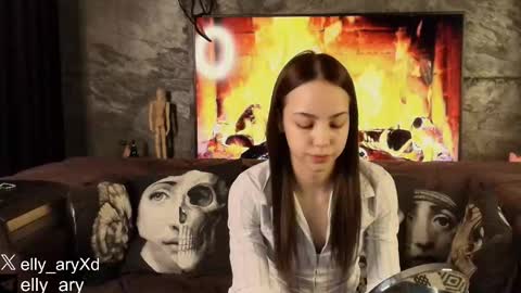 elly_ary online show from February 27, 2026, 8:20 pm