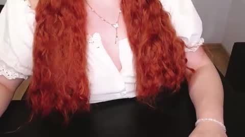 Snapshot of elly_petite chatting on April 19, 2026, 6:10 pm Elly online show from April 19, 2026, 6:10 pm