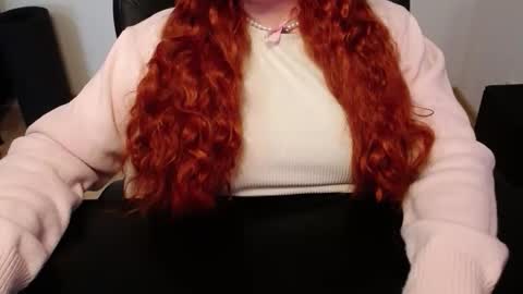 Snapshot of elly_petite chatting on May 12, 2026, 3:09 pm Elly online show from May 12, 2026, 3:09 pm