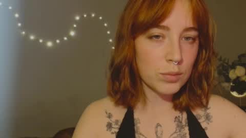 Snapshot of elly_rise chatting on July 19, 2026, 1:59 pm Elly online show from July 19, 2026, 1:59 pm