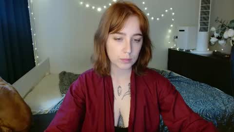 Snapshot of elly_rise chatting on July 20, 2026, 5:15 pm Elly online show from July 20, 2026, 5:15 pm