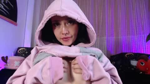 Emy Castro online show from May 10, 2026, 1:33 am