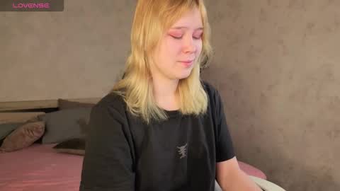 Snapshot of ellya_castro chatting on November 10, 2025, 12:20 am ellya_castro online show from November 10, 2025, 12:20 am