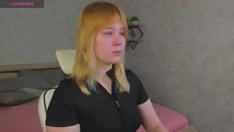 Snapshot of ellya_castro chatting on November 28, 2025, 12:02 am ellya_castro online show from November 28, 2025, 12:02 am