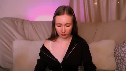 Snapshot of ellycolins_ chatting on February 1, 2026, 3:27 am Elly online show from February 1, 2026, 3:27 am