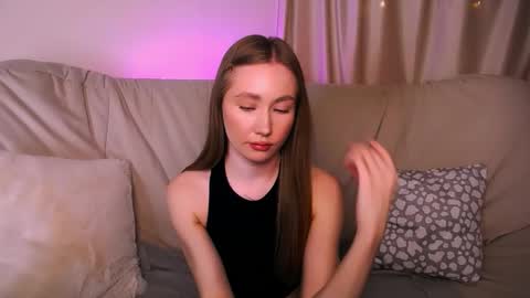 Snapshot of ellycolins_ chatting on February 28, 2026, 3:51 am Elly online show from February 28, 2026, 3:51 am