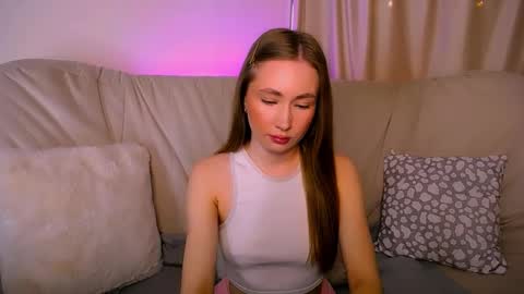  Elly  online show from March 28, 2026, 3:17 am